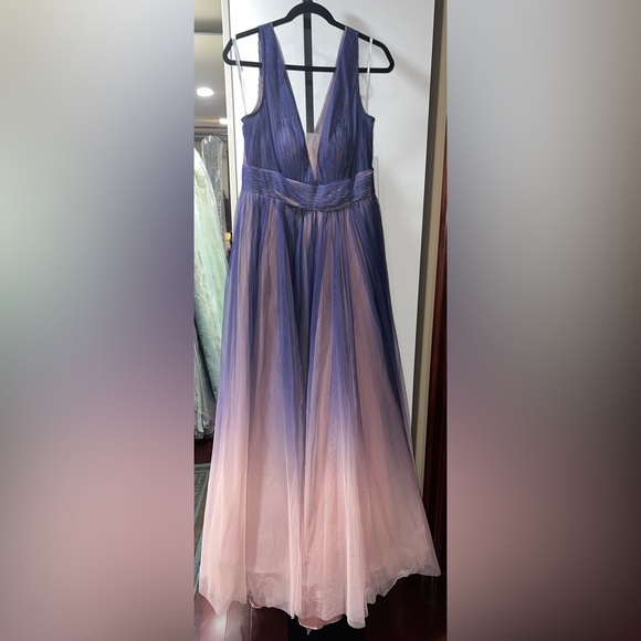 Ombré tulle ballgown - Picture 4 of 9